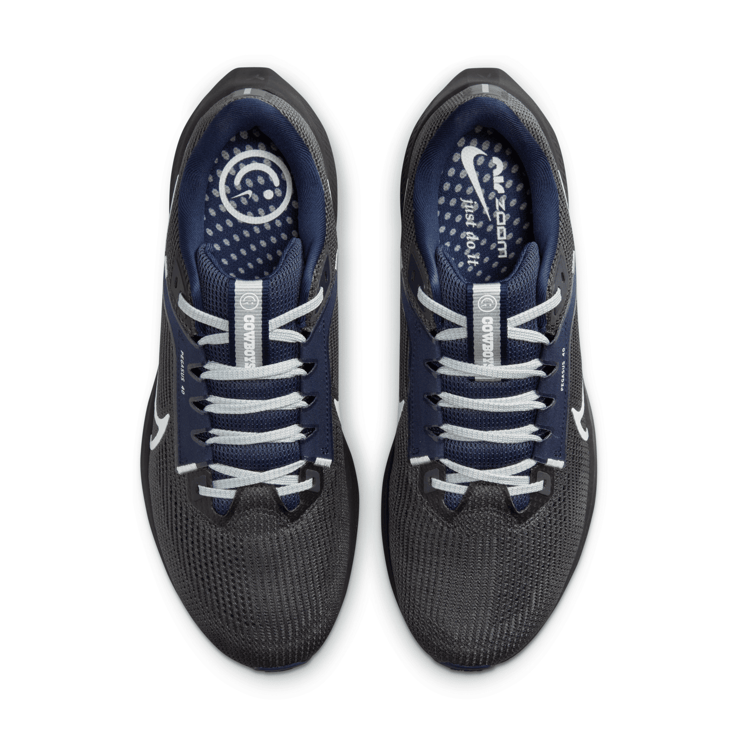 Nike Pegasus 40 (NFL Dallas Cowboys) Road Angle 2