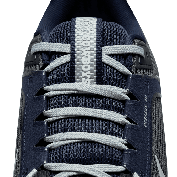 Nike Pegasus 40 (NFL Dallas Cowboys) Road Angle 8