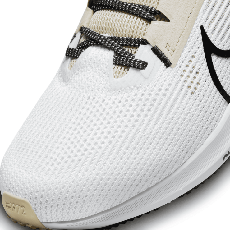 Nike Air Zoom Pegasus 40 'Colorado Buffaloes' Angle 5
