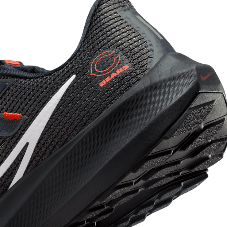 Nike NFL x Air Zoom Pegasus 40 'Chicago Bears' Angle 6
