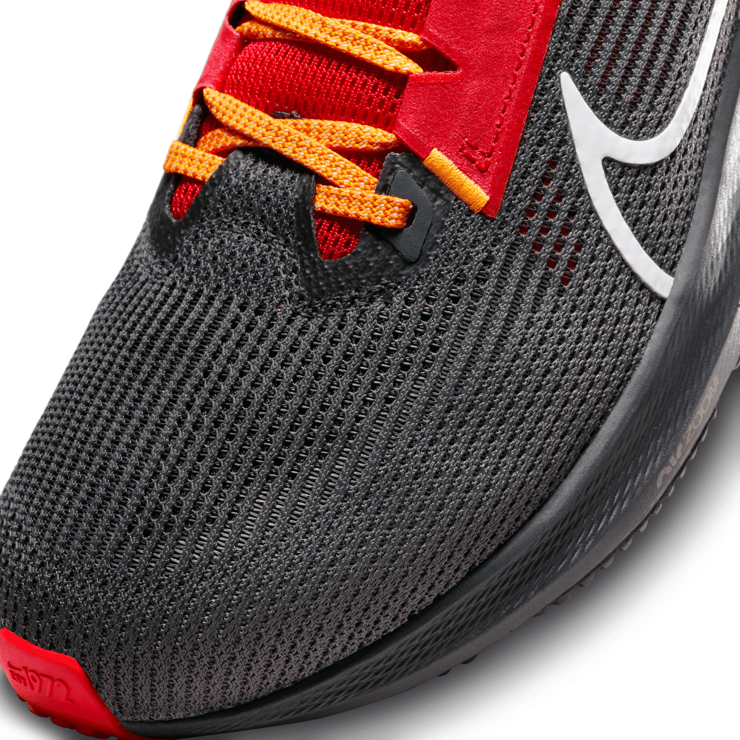 Nike NFL x Air Zoom Pegasus 40 'Kansas City Chiefs' Angle 5