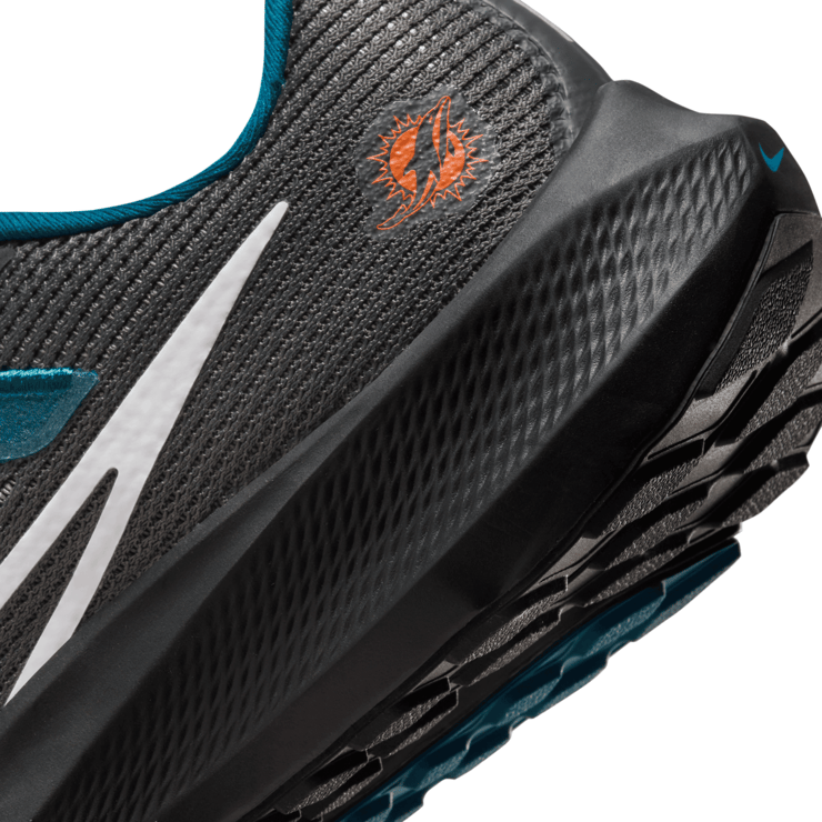 Nike NFL x Air Zoom Pegasus 40 'Miami Dolphins' Angle 6