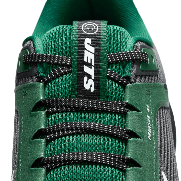 Nike NFL x Air Zoom Pegasus 40 'New York Jets' Angle 8