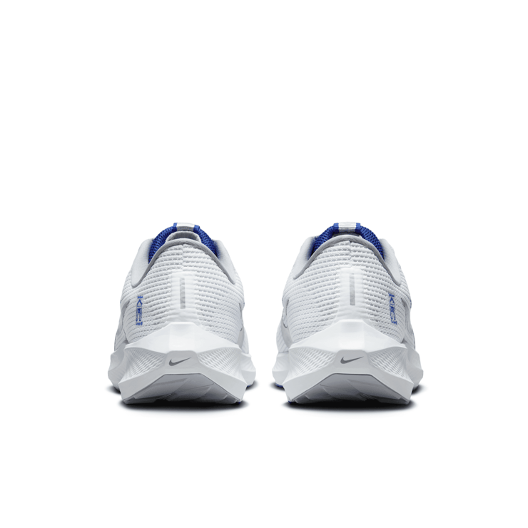 Nike Air Zoom Pegasus 40 'Spelman' Angle 4
