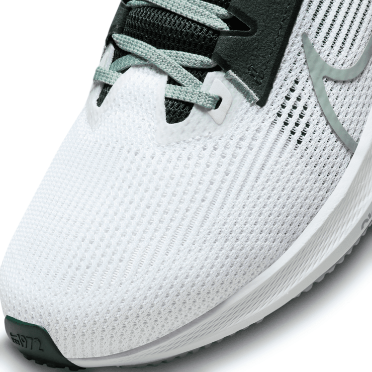 Nike Air Zoom Pegasus 40 'Michigan State' Angle 5