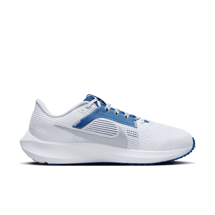 Nike Air Zoom Pegasus 40 'Kentucky' Angle 1