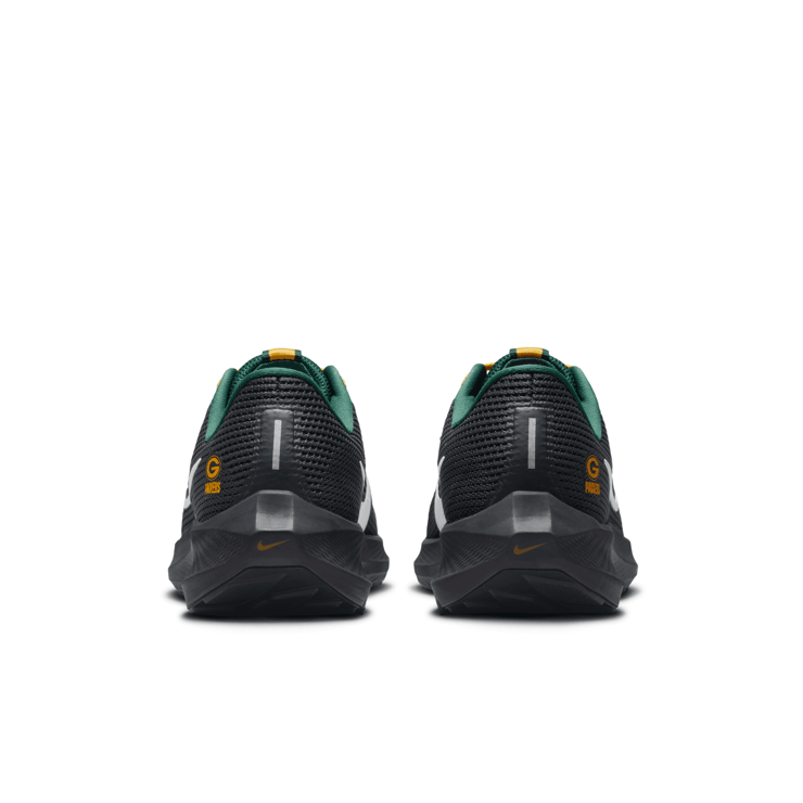Nike NFL x Air Zoom Pegasus 40 'Green Bay Packers' Angle 4