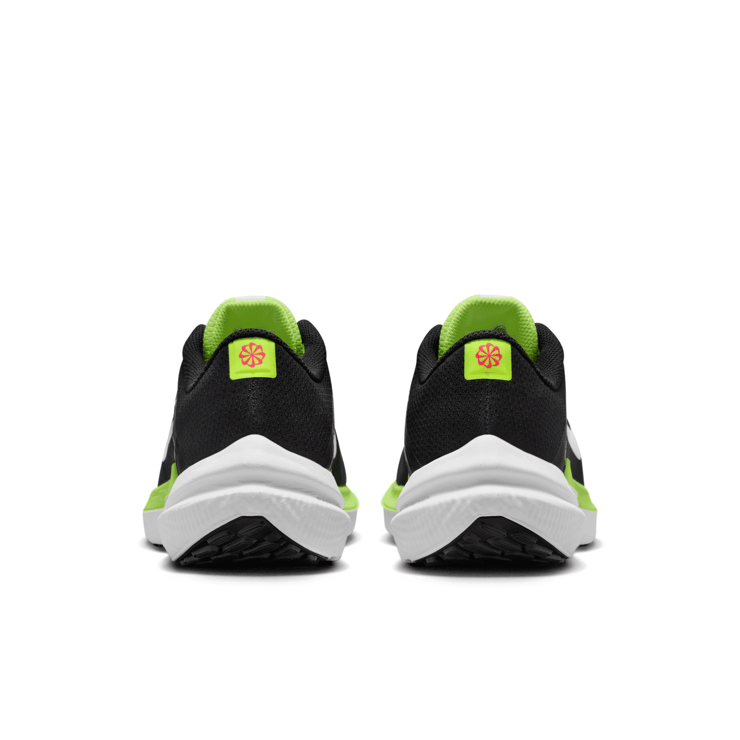 Nike Air Winflo 10 'Black Volt' Angle 4