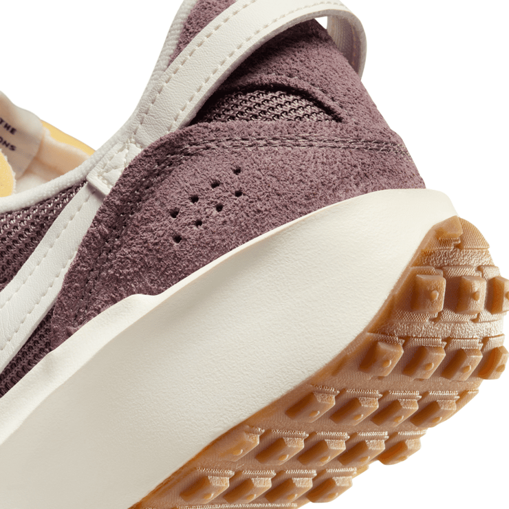 Nike Waffle Debut Vintage 'Plum Eclipse Sail' (W) Angle 6
