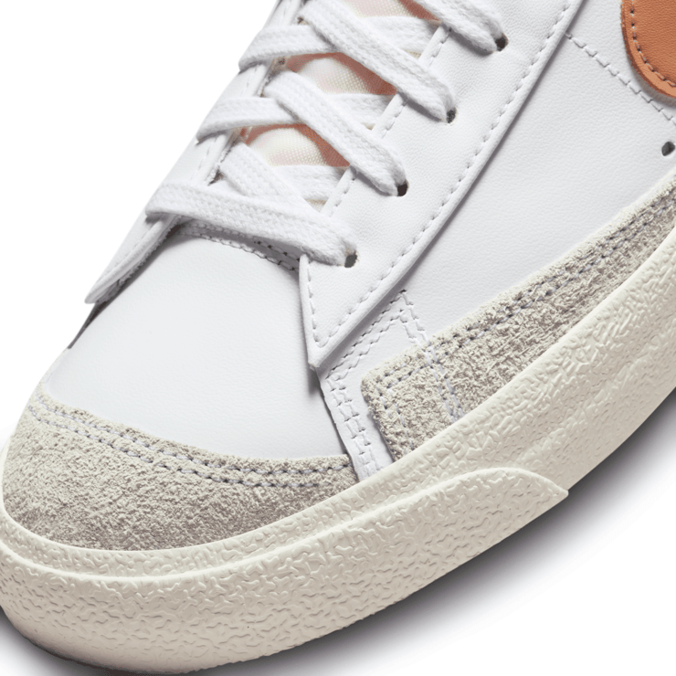 Nike Blazer Mid '77 Vintage 'White Amber Brown' Angle 5