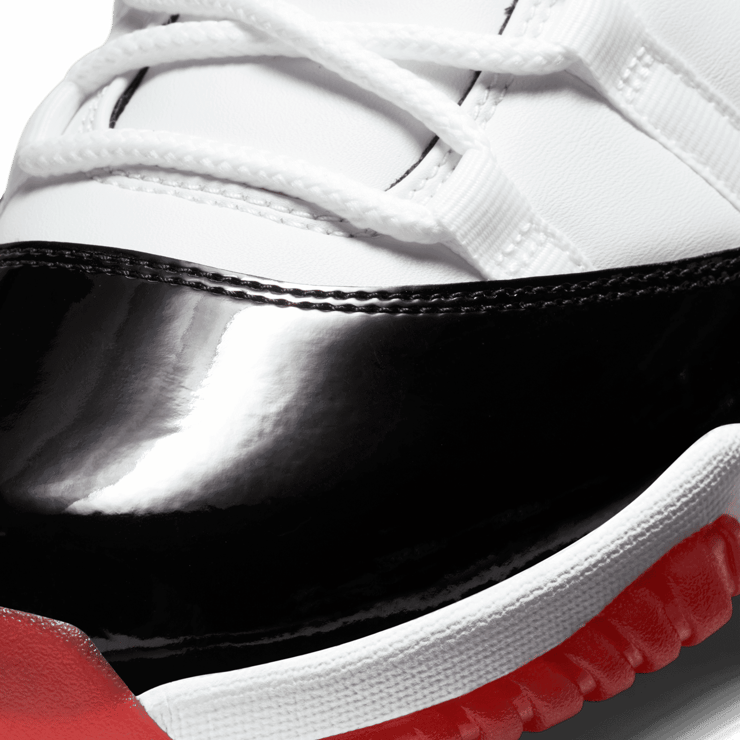 Air Jordan 11 Low Concord Bred Angle 4