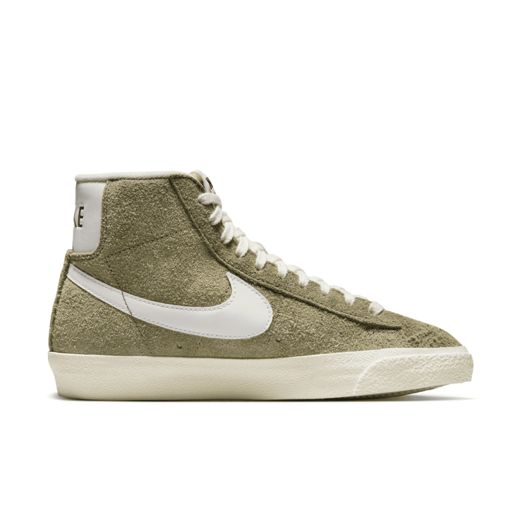 Nike Blazer Mid '77 Vintage Angle 1