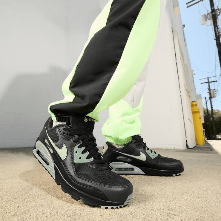 Nike Air Max 90 GORE-TEX 'Black Honeydew' Angle 0