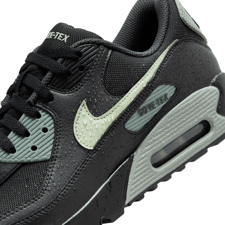 Nike Air Max 90 GORE-TEX 'Black Honeydew' Angle 8