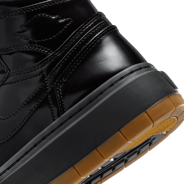 Air Jordan 1 Elevate High SE 'Black Gum' (W) Angle 6