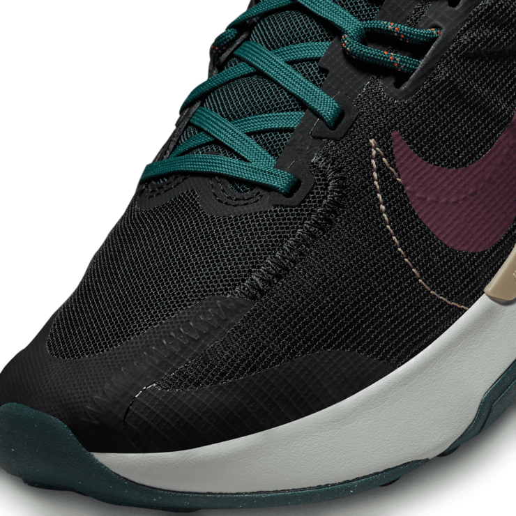 Nike Juniper Trail 2 'Black Deep Jungle' Angle 5