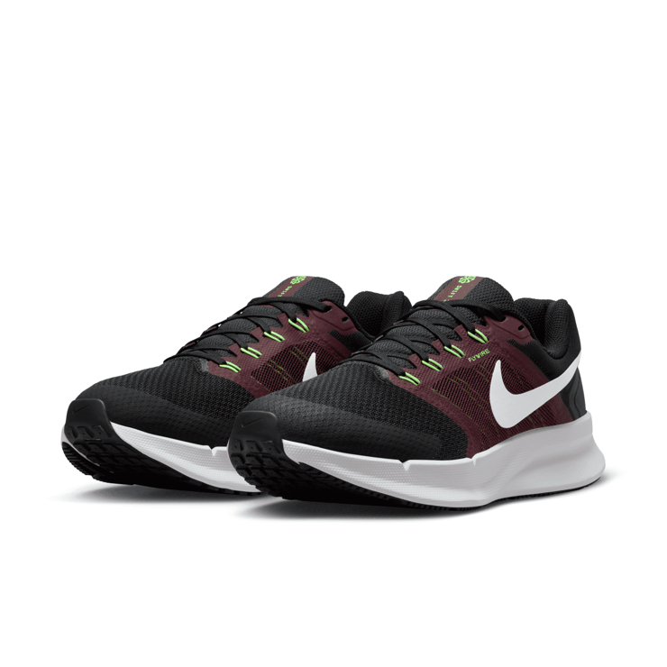 Nike Run Swift 3 'Black Burgundy Crush' Angle 3