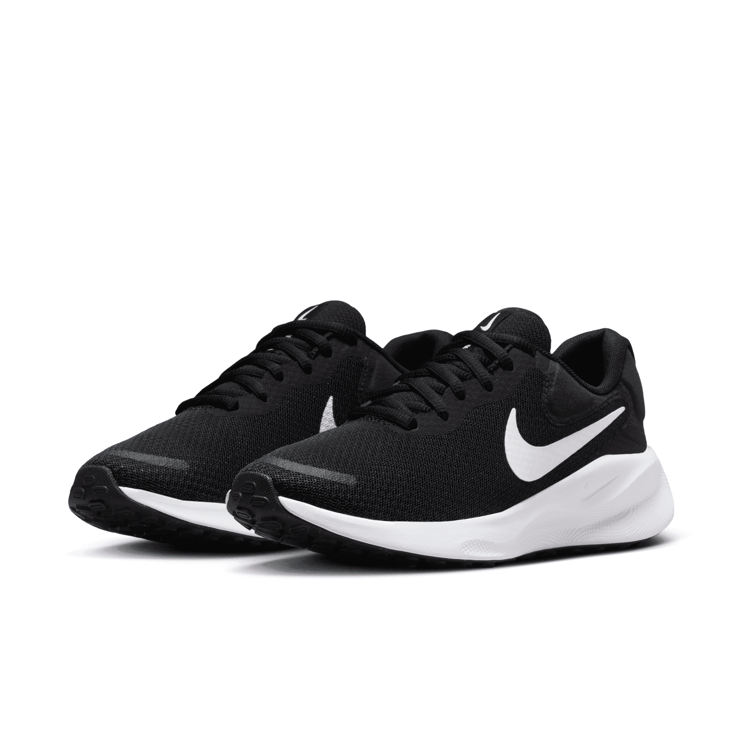 Nike Revolution 7 'Black White' (W) Angle 3