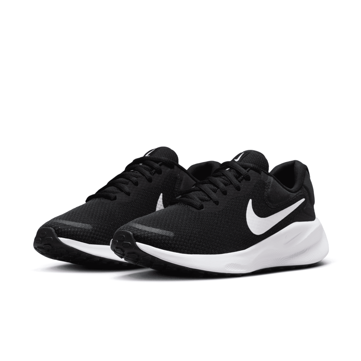 Nike Revolution 7 'Black White' (W) Angle 3
