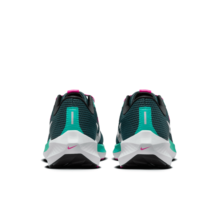 Nike Pegasus 40 Road Angle 4