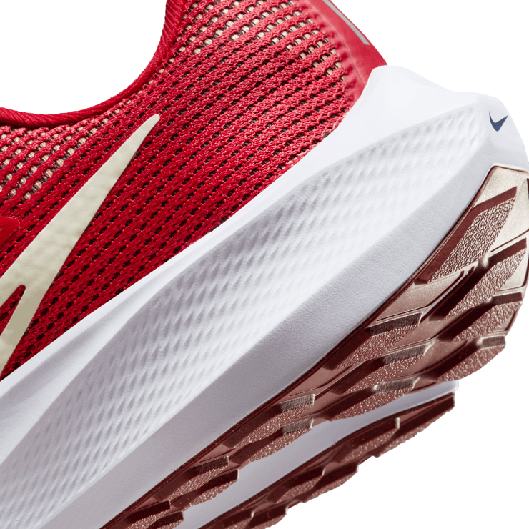 Nike Pegasus 40 Road (Extra Wide) Angle 6