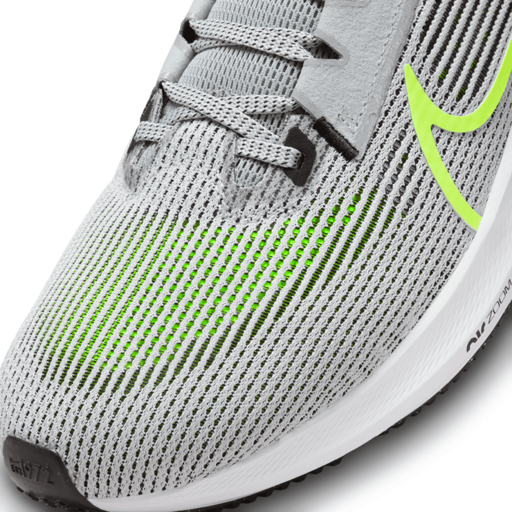 Nike Air Zoom Pegasus 40 'Wolf Grey Volt' Angle 5