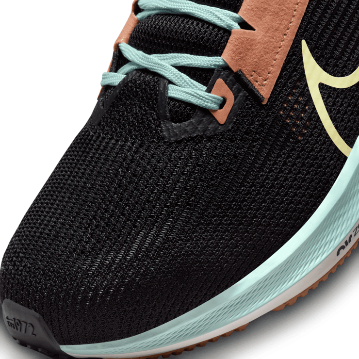 Nike Air Zoom Pegasus 40 'Black Citron Jade' Angle 5