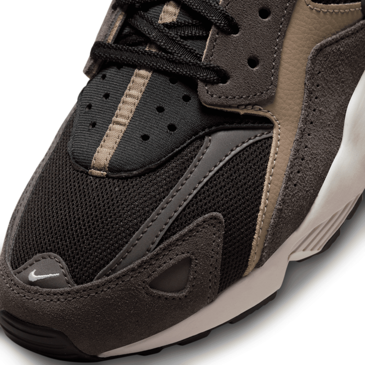 Nike Air Huarache Runner 'Black Medium Ash' Angle 6