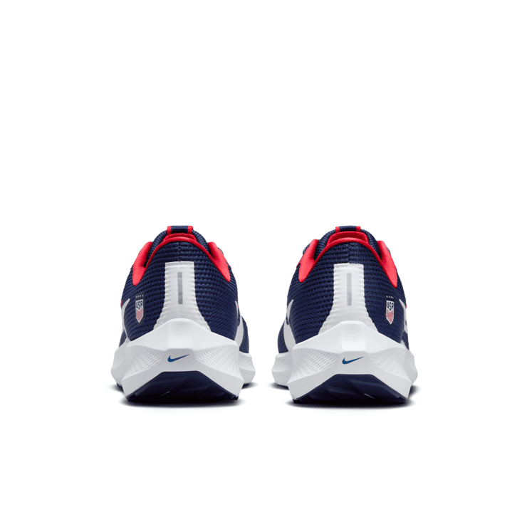 Nike Air Zoom Pegasus 40 'USA USWNT' Angle 4