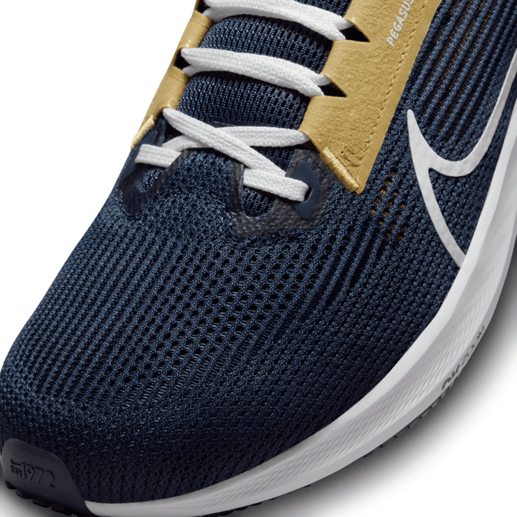 Nike Air Zoom Pegasus 40 'Pumas UNAM' Angle 5