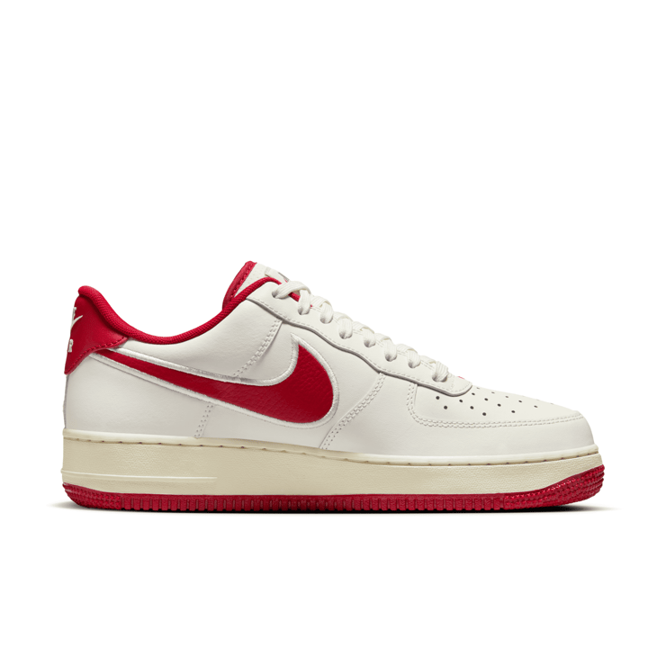 Nike Air Force 1 '07 Angle 1