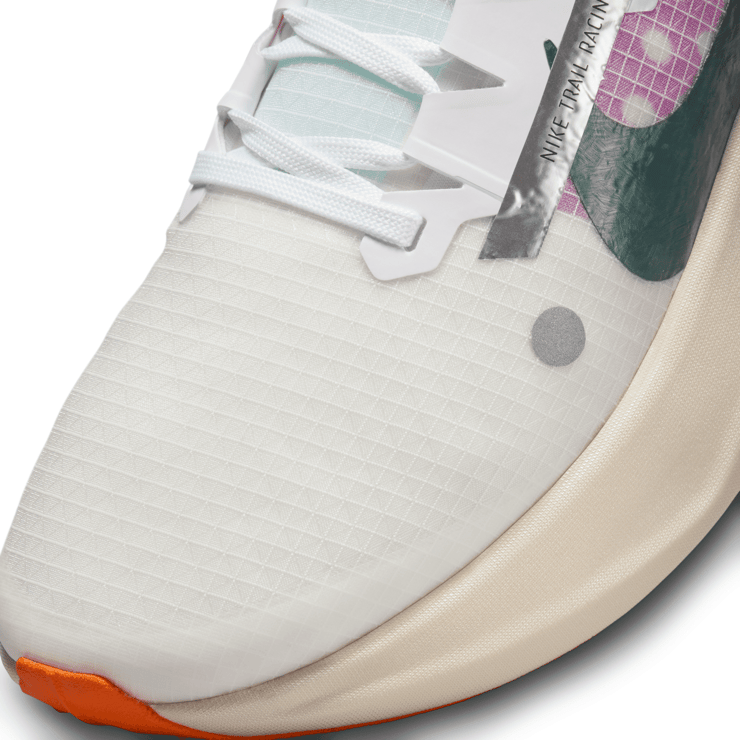 Nike ZoomX Ultrafly Trail 'White Grape Jungle' Angle 5