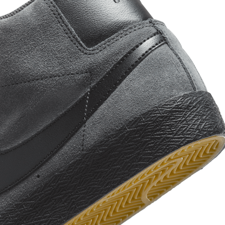 Nike SB Zoom Blazer Mid SB 'Anthracite Black' Angle 6