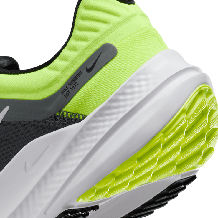 Nike Quest 5 Road Angle 6