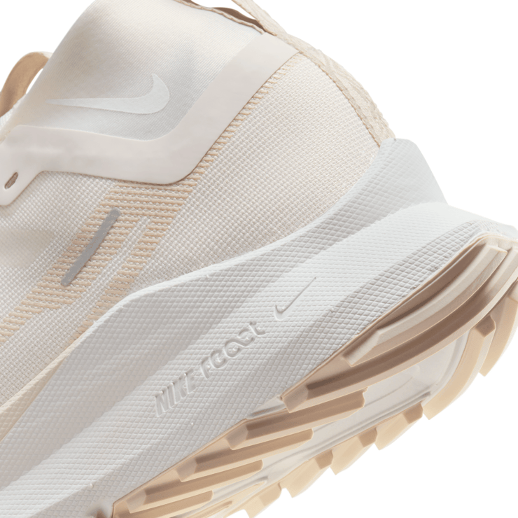 Nike React Pegasus Trail 4 GORE-TEX 'Phantom Light Orewood Brown' Angle 6
