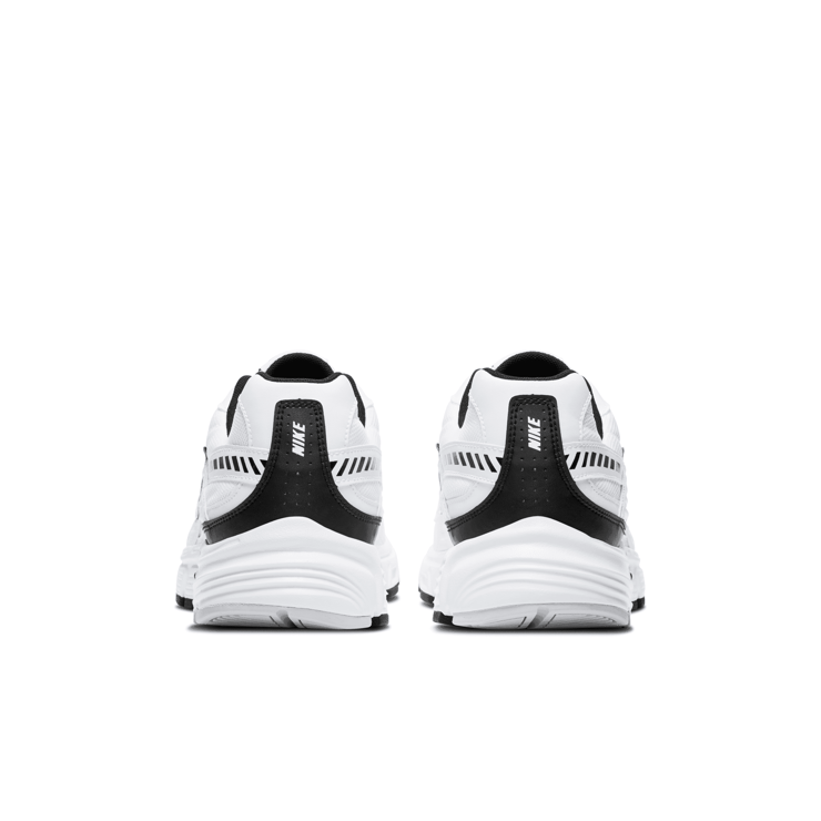 Nike Initiator 'White Black' Angle 4