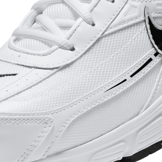 Nike Initiator 'White Black' Angle 5