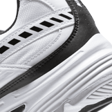 Nike Initiator 'White Black' Angle 6