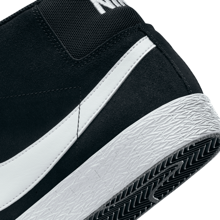 Nike SB Zoom Blazer Mid SB 'Black' Angle 7