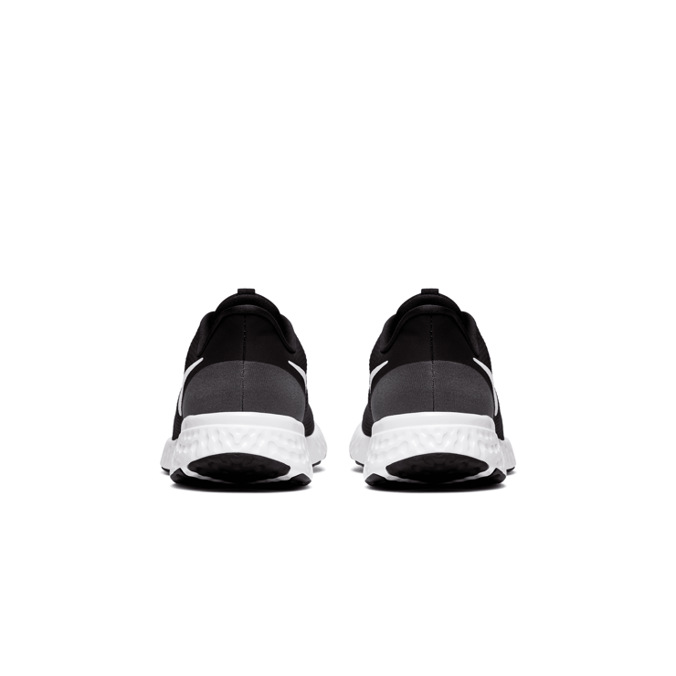 Nike Revolution 5 'Black White' Angle 4