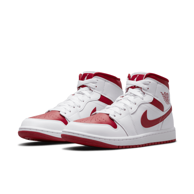 Jordan 1 Mid Reverse Chicago (W) Angle 2