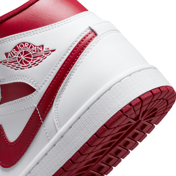 Jordan 1 Mid Reverse Chicago (W) Angle 5