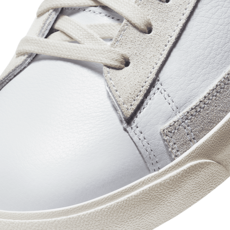 Nike Blazer Low Leather 'Platinum Tint' Angle 5