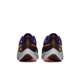 Nike Air Zoom Pegasus 38 Shield 'Black Total Orange' Angle 4