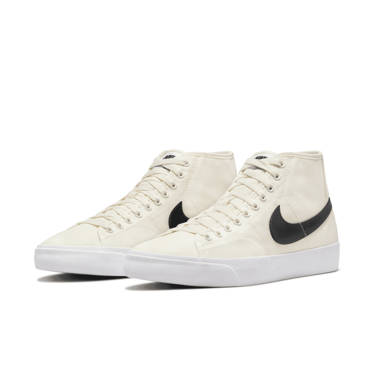 Nike SB BLZR Court Mid Skate Angle 3