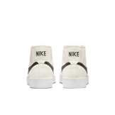 Nike SB BLZR Court Mid Skate Angle 4
