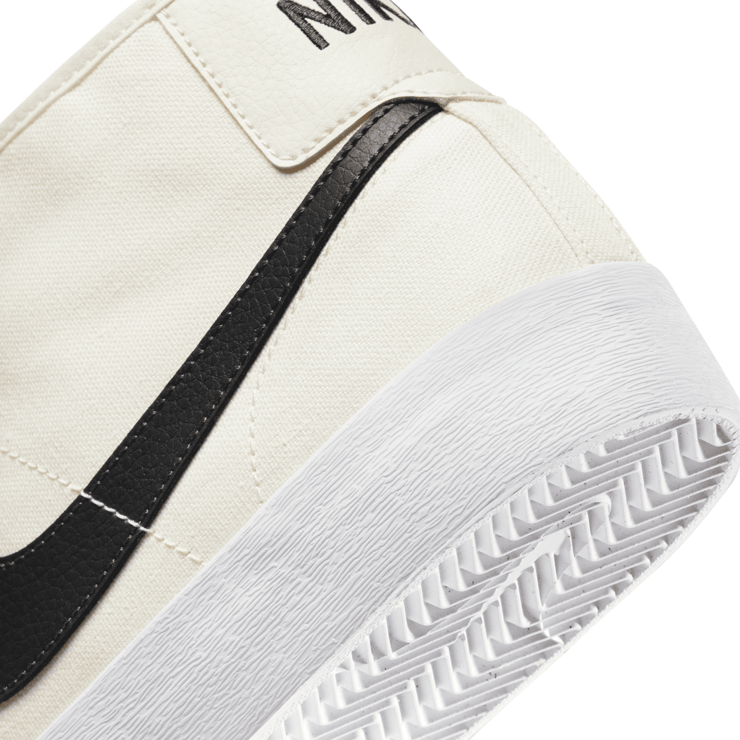 Nike SB BLZR Court Mid Skate Angle 6
