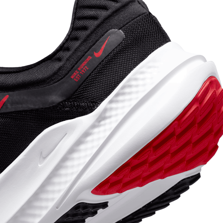 Nike Quest 5 'Black University Red' Angle 6