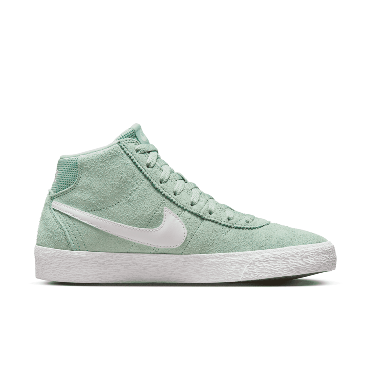 Nike SB Bruin High Skate Angle 1