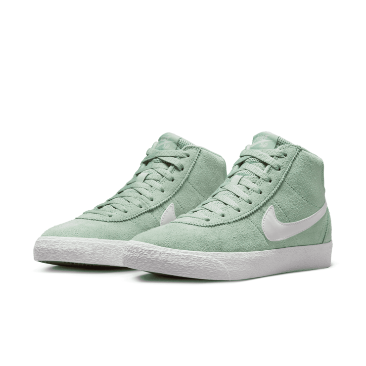 Nike SB Bruin High Skate Angle 3